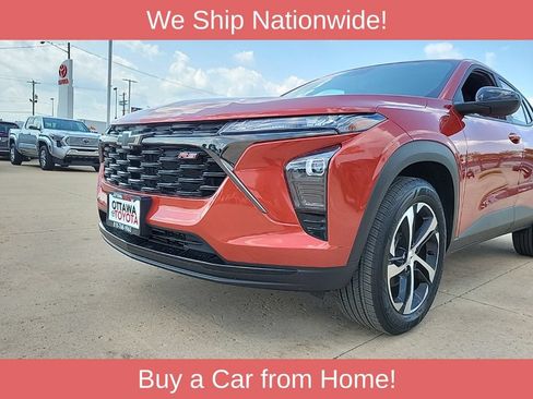 Used 2024 Chevrolet Trax RS FWD image 13