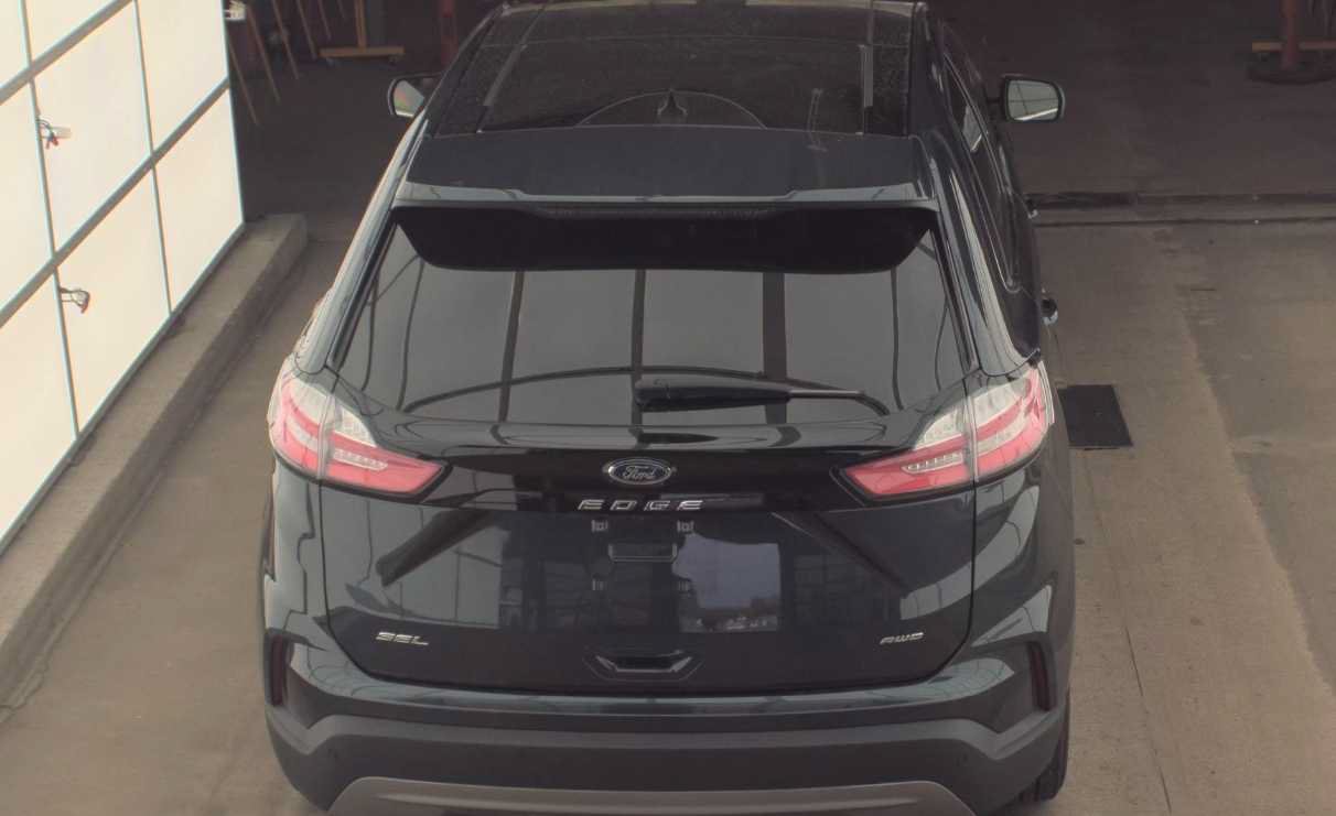 Used 2024 Ford Edge SEL w/ Convenience Package AWD/4WD image 4
