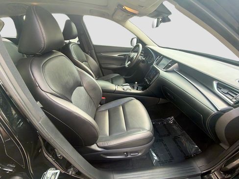 Used 2024 INFINITI QX50 Luxe w/ Accent Package FWD image 33