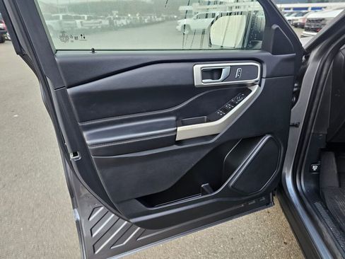 Certified 2022 Ford Explorer XLT w/ Equipment Group 202A image 17