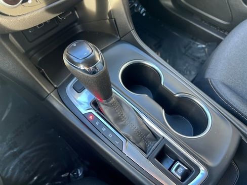 Used 2021 Chevrolet Equinox LT image 15