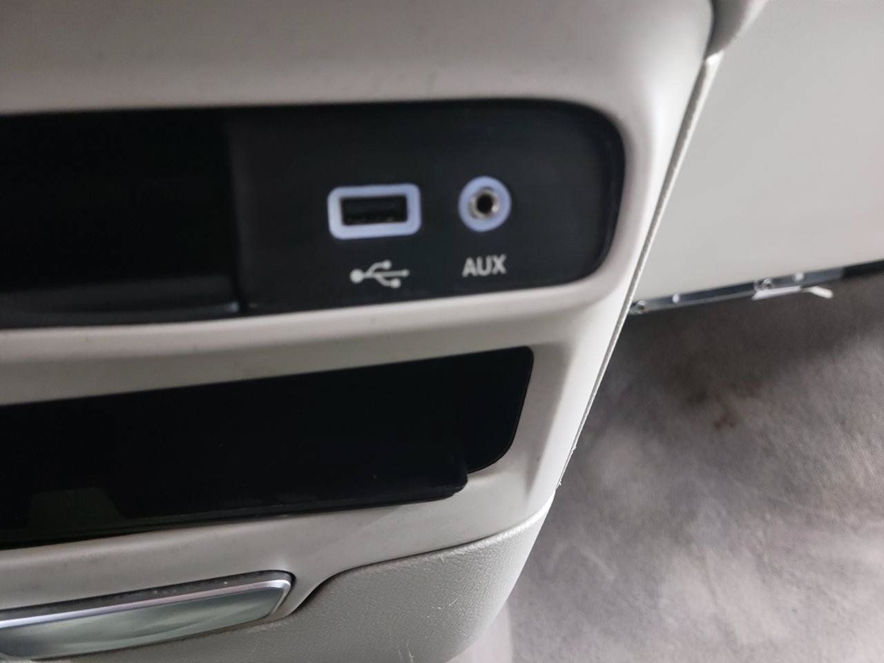 Used 2017 Chrysler Pacifica Touring-L FWD image 22