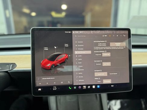 Used 2022 Tesla Model 3 Long Range AWD/4WD image 30