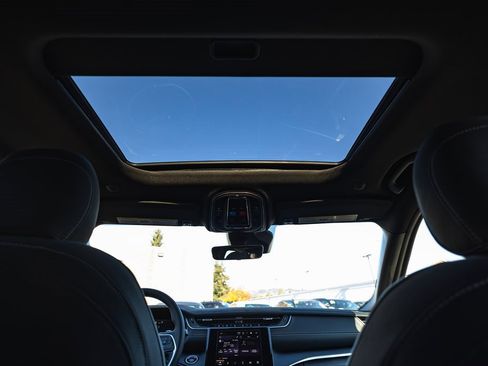 New 2025 Jeep Grand Cherokee Laredo X w/ Trailer Tow Package image 28