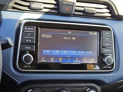 Used 2025 Nissan Versa SV image 11