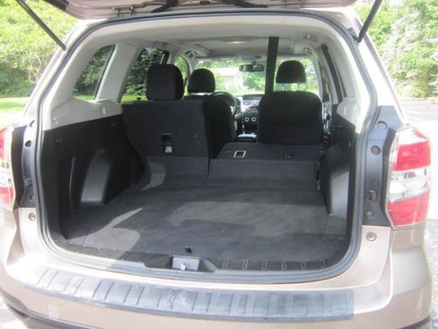 Used 2014 Subaru Forester 2.5i Premium w/ All-Weather Package AWD/4WD image 21