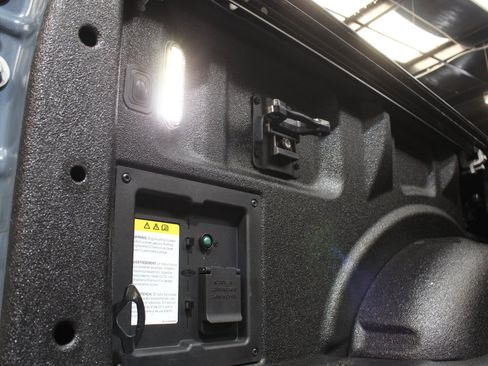 Used 2023 Ford F150 Raptor w/ Raptor Carbon Fiber Package AWD/4WD image 17