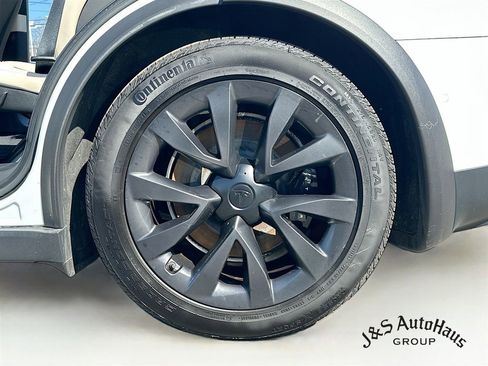 Used 2022 Tesla Model X Plaid image 40