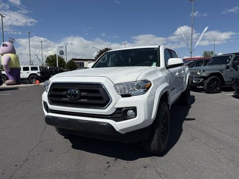 Used 2021 Toyota Tacoma SR5 w/ Blackout Package (TMS) image 10