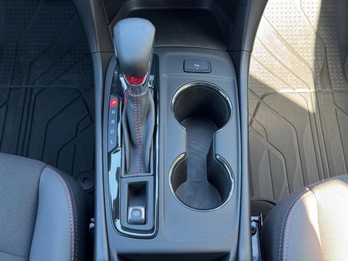 Used 2022 Chevrolet Equinox RS w/ Infotainment Package image 15