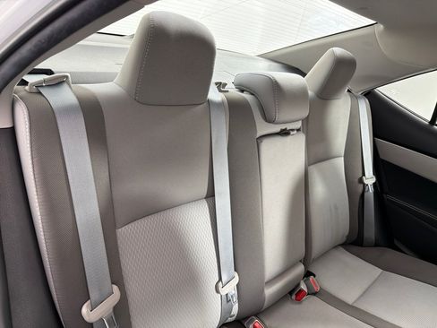 Used 2019 Toyota Corolla LE FWD image 18