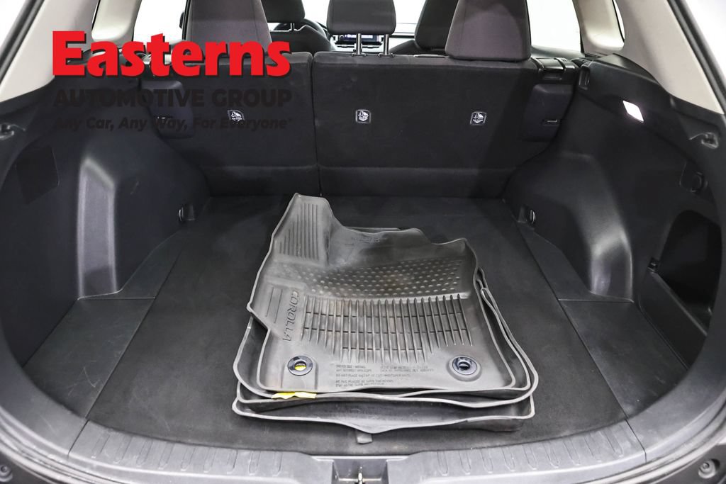 Used 2024 Toyota RAV4 XLE AWD/4WD image 10