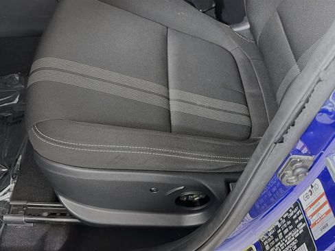 Used 2023 Hyundai Venue SEL FWD image 23