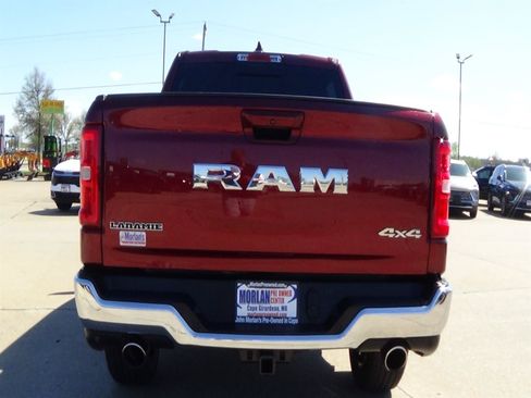 Used 2025 RAM 1500 Laramie AWD/4WD image 7