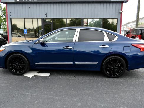 Used 2016 Nissan Altima 3.5 SR image 9