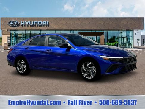 Used 2025 Hyundai Elantra Sport FWD image 10