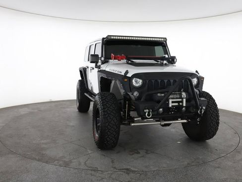 Used 2017 Jeep Wrangler Unlimited Rubicon w/ Connectivity Group AWD/4WD image 3