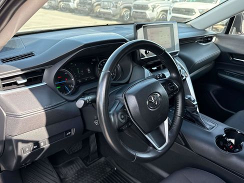 Used 2024 Toyota Venza LE AWD/4WD image 10