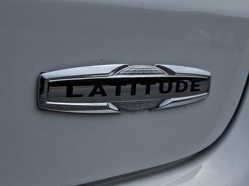 Used 2024 Jeep Compass Latitude AWD/4WD image 29