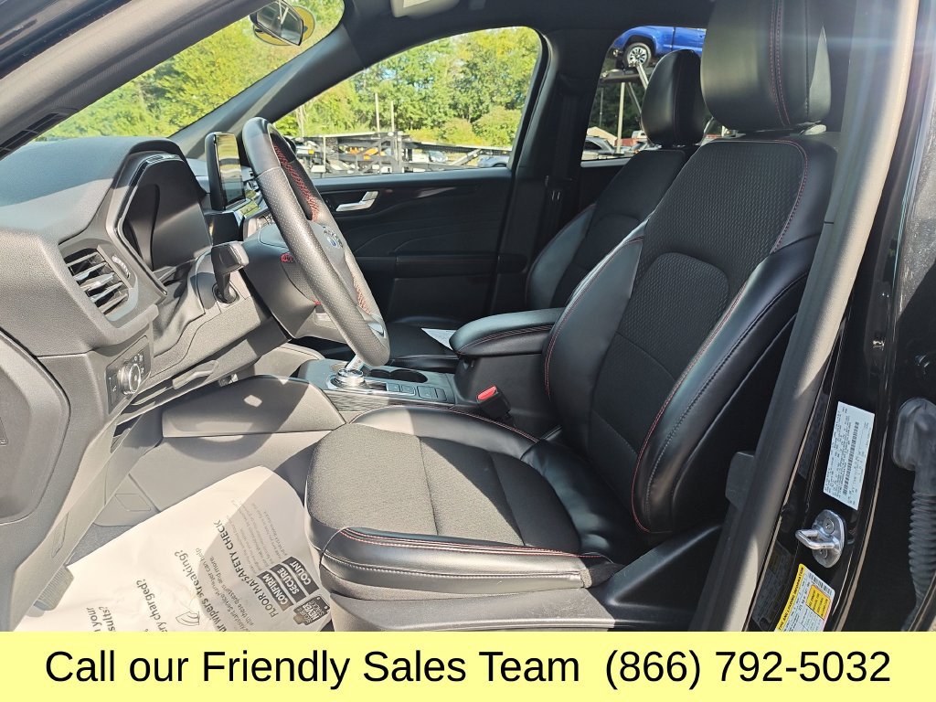 Used 2025 Ford Escape ST-Line Select AWD/4WD image 11