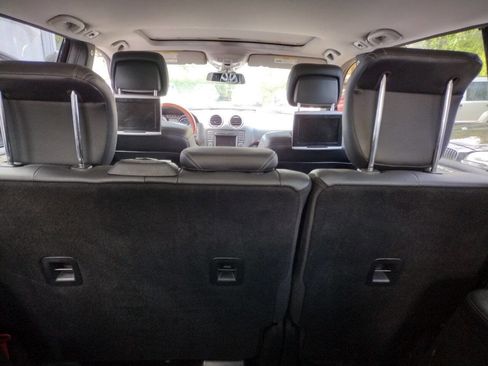 Used 2011 Mercedes-Benz GL 450 4MATIC image 30