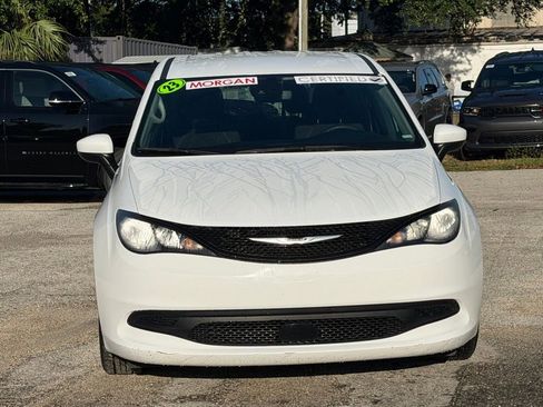 Certified 2023 Chrysler Voyager LX FWD image 8