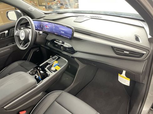 New 2025 Buick Enclave Preferred w/ Power Package FWD image 28