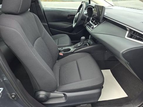 Used 2025 Toyota Corolla LE image 5