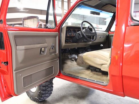 Used 1993 Dodge D/W Truck 250 image 27