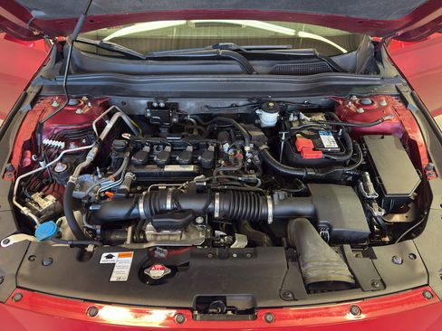 Used 2018 Honda Accord Touring image 31