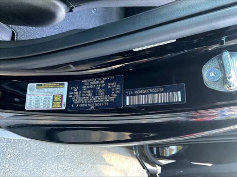 Used 2026 Kia Carnival SX Prestige image 32