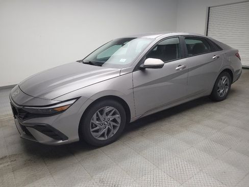 Used 2024 Hyundai Elantra SEL FWD image 2