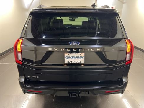 New 2025 Ford Expedition Active image 5