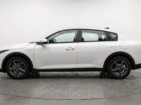 Used 2025 Kia K4 FWD image 5