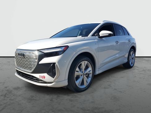 Used 2023 Audi Q4 e-tron Premium w/ 20" Wheel Package image 2