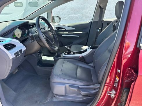 Used 2020 Chevrolet Bolt Premier w/ Infotainment Package FWD image 8