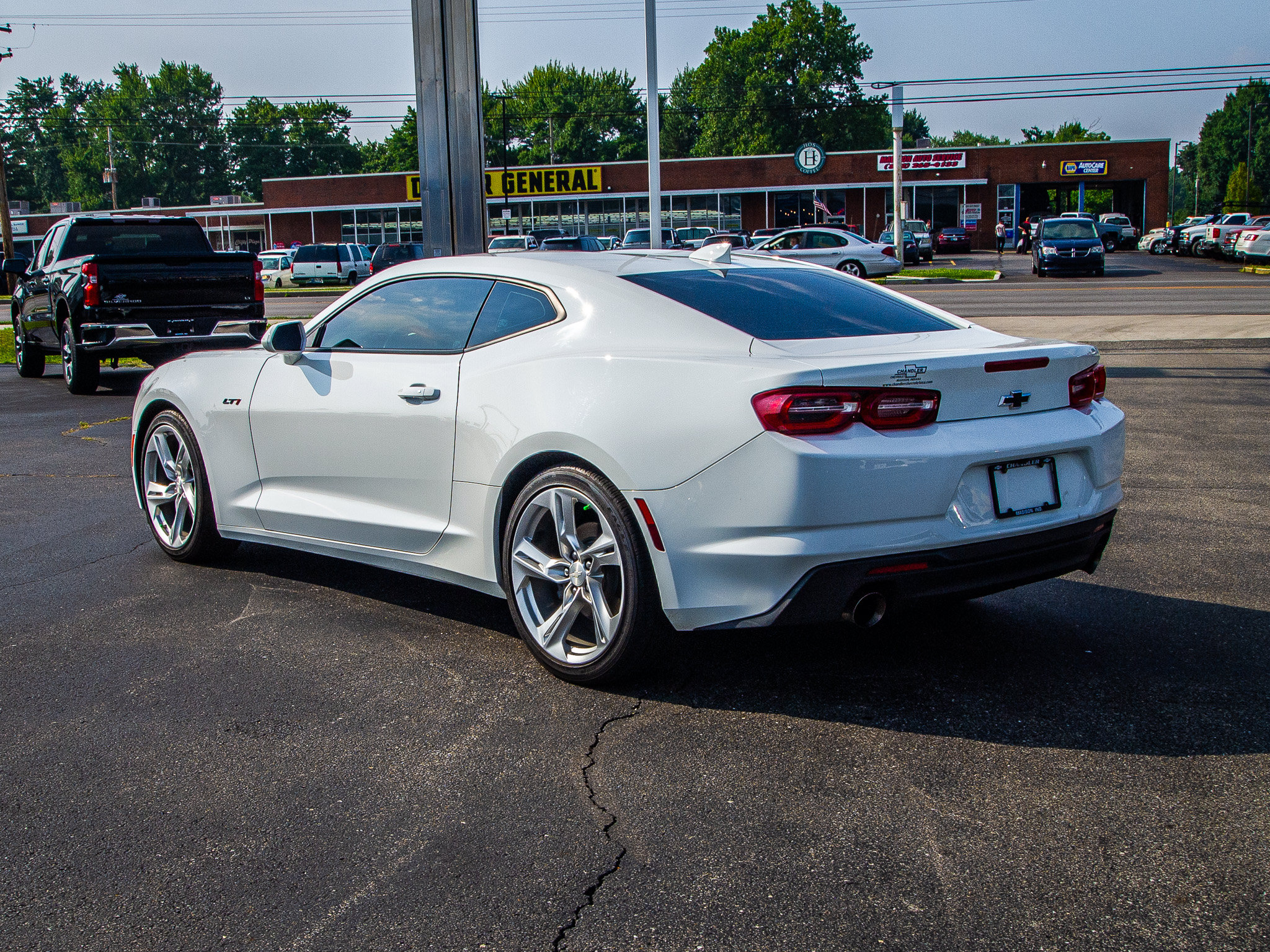 Used 2022 Chevrolet Camaro LT RWD image 5