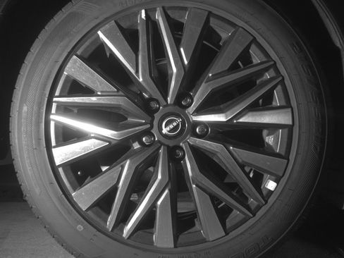 Used 2025 Nissan Altima 2.5 SV FWD image 15