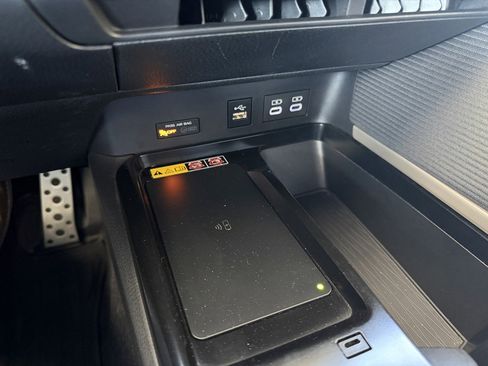 Used 2025 Toyota Camry SE image 23