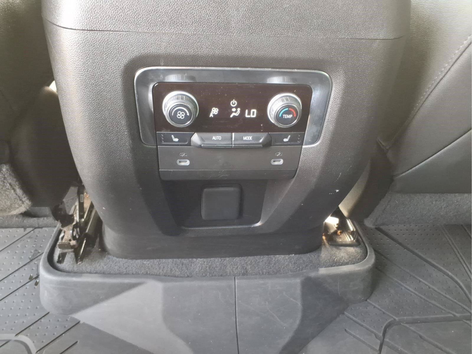 Used 2022 Chevrolet Tahoe High Country AWD/4WD image 16