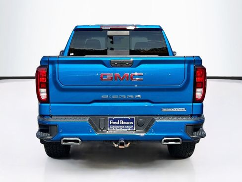 Used 2022 GMC Sierra 1500 Elevation w/ Elevation Premium Package AWD/4WD image 9