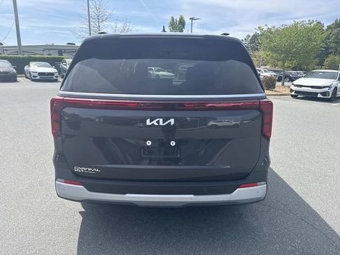 Certified 2026 Kia Carnival EX image 5