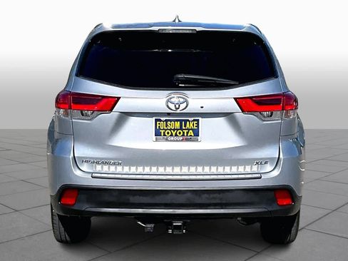 Certified 2019 Toyota Highlander XLE image 4
