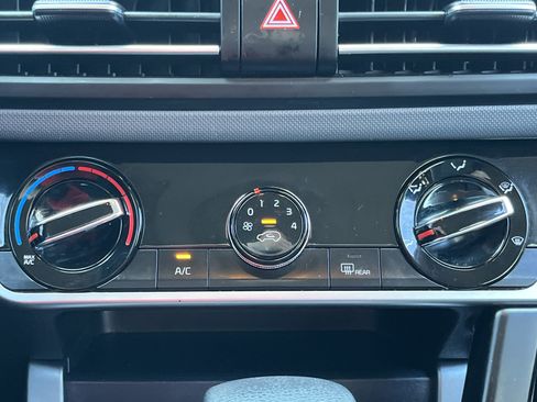 Used 2023 Kia Seltos LX image 7