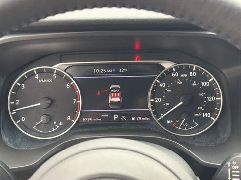 Used 2024 Nissan Rogue SV w/ SV Premium Package image 25