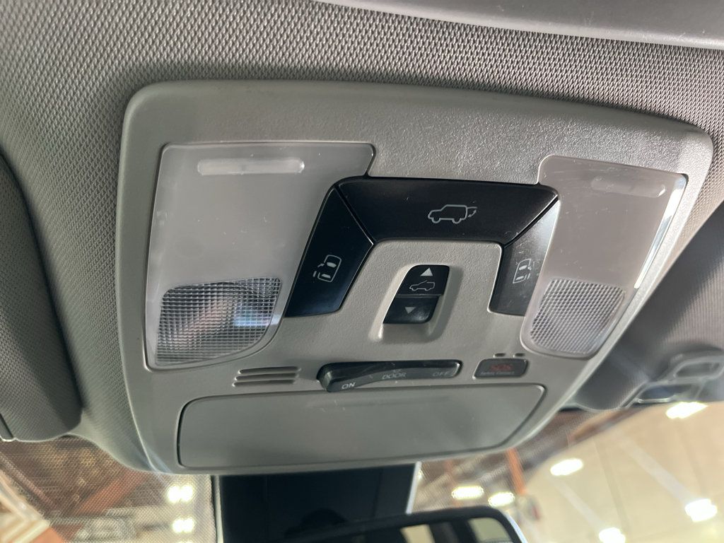 Used 2019 Toyota Sienna SE w/ SE Preferred Package AWD/4WD image 42