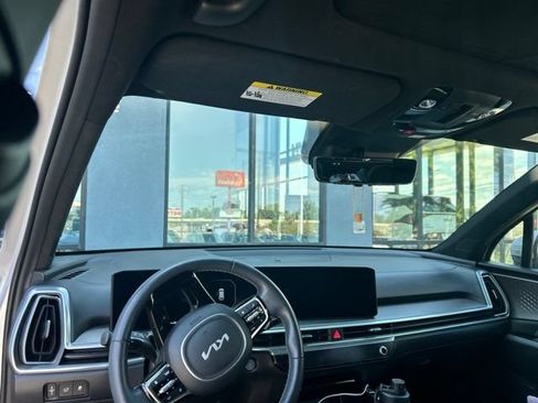 Certified 2025 Kia Sorento SX Prestige AWD/4WD image 8
