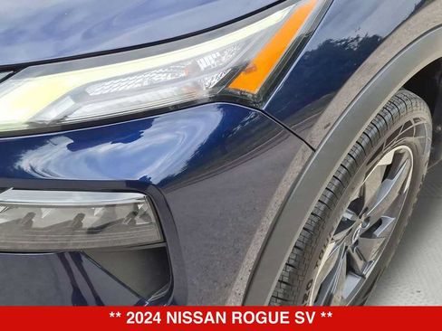 Used 2024 Nissan Rogue SV FWD image 11