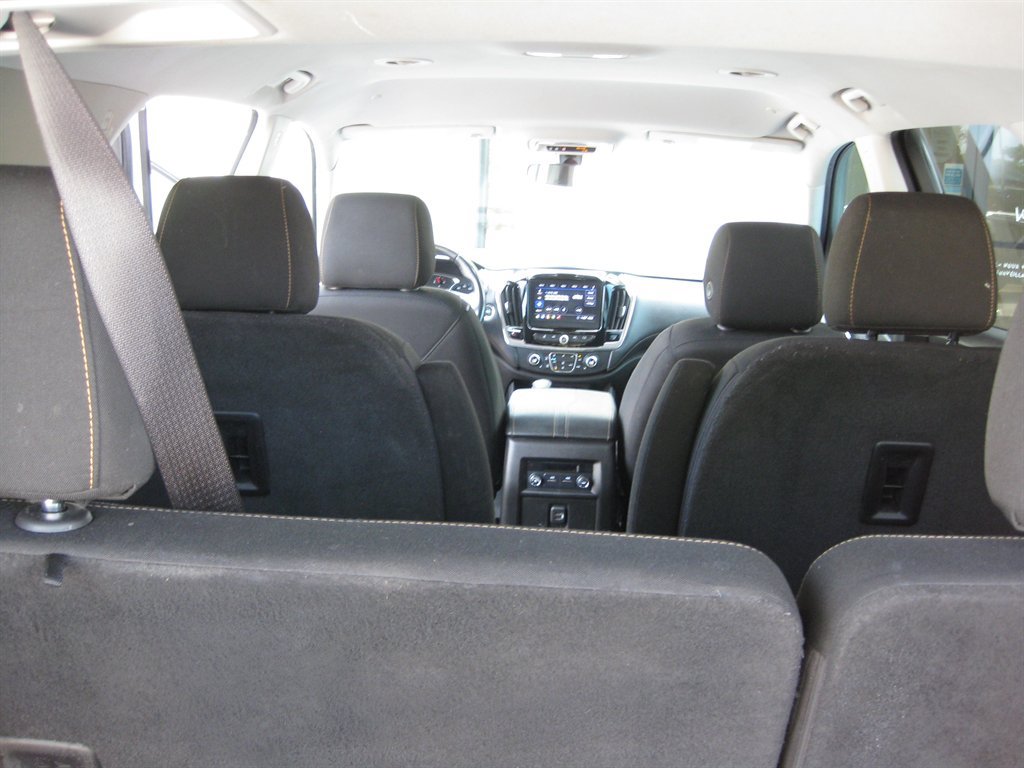 Used 2021 Chevrolet Traverse LT FWD image 27