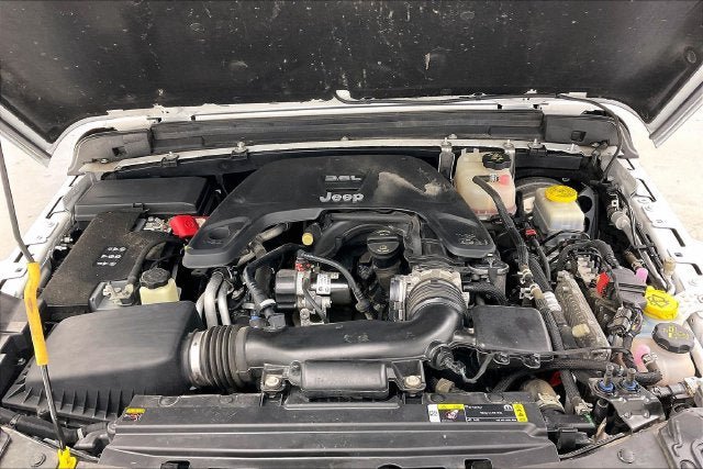 Used 2021 Jeep Wrangler Unlimited Sahara AWD/4WD image 28